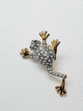 NEW Frog Put'em Pin